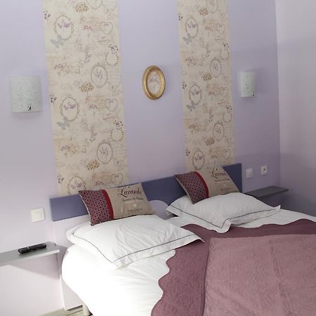 Sous Le Figuier Bed & Breakfast Saint-Simeon-de-Bressieux Exterior photo